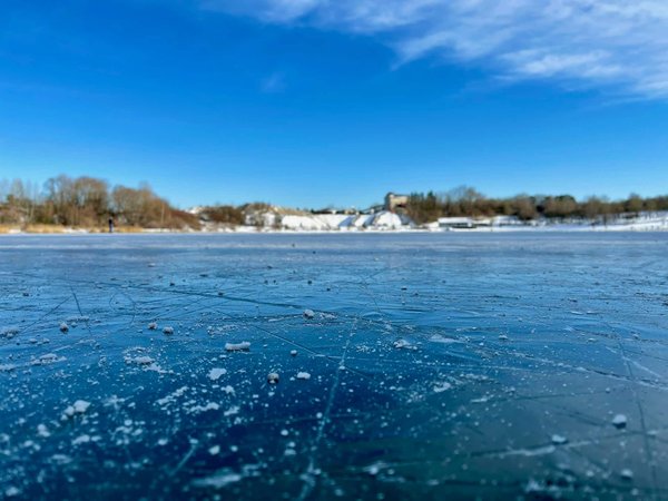 Comment structurer un entraînement de natation pour les courses en eau glacée?